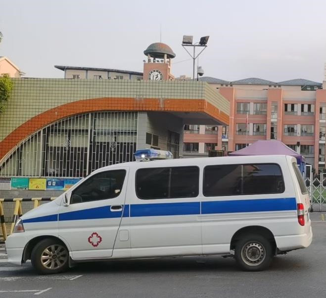 魏县救护车出租护送骨折病人一公里多少钱